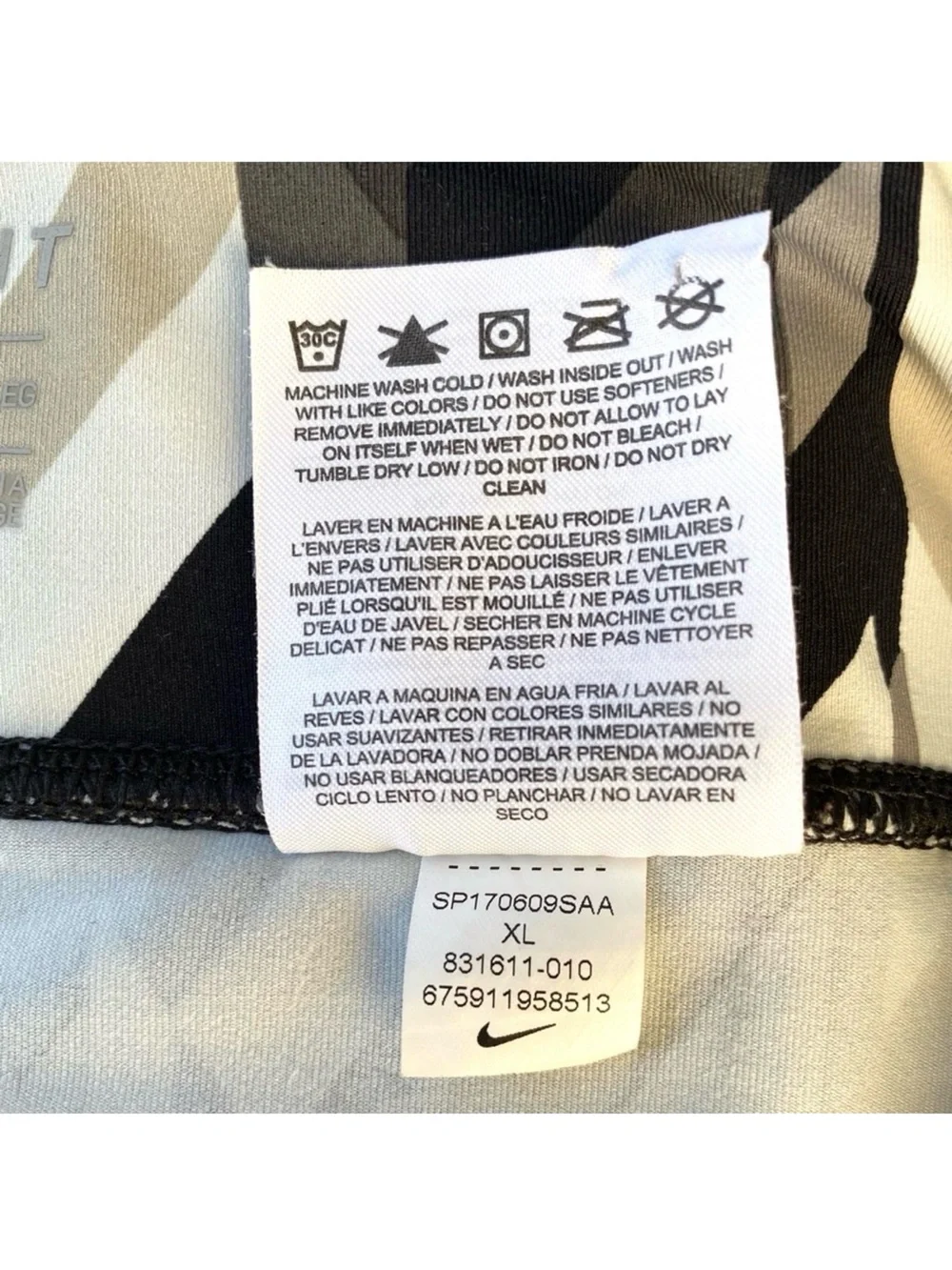 Nike Dri-Fit Women’s Multi Color Athletic Capri Leggings Bottoms Size XL